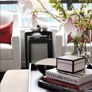 Meet your Posher, Aja